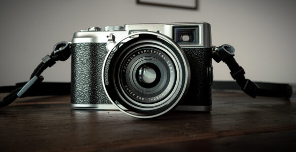 Die legendäre X100 von Fuji.